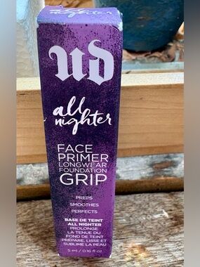 ☀️ 5/25 ☀️ UD Urban Decay All Nighter Face Primer Grip